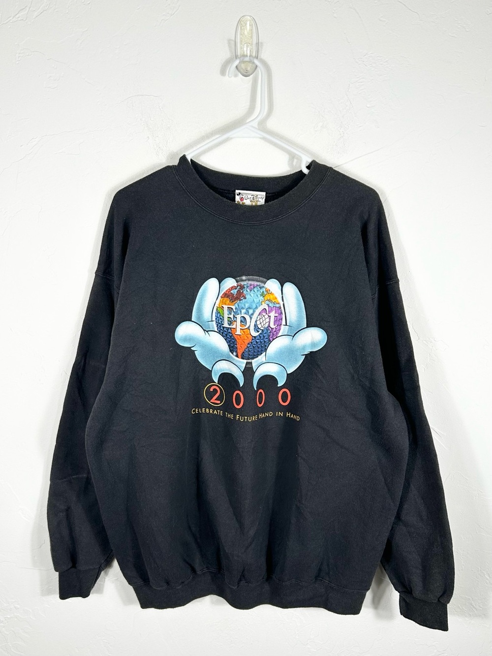 👁️Vintage 2000 Disney Epcot Sweatshirt Black Celebrate The Future Hand In Hand L